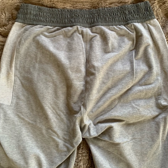 Lulu lemon joggers - Picture 3 of 5